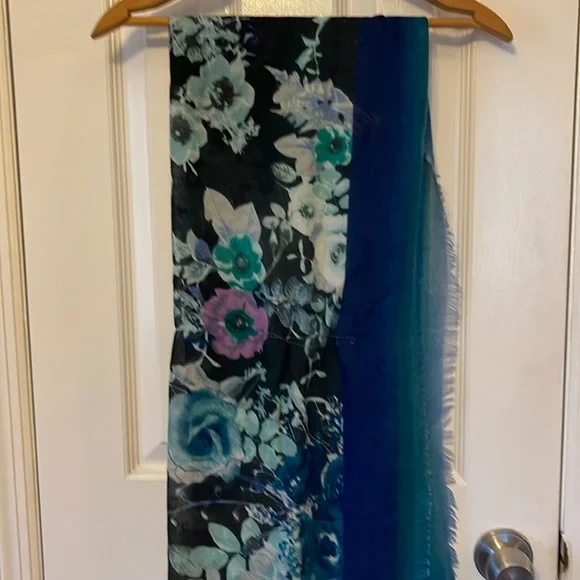 Cashmere Wrap. Made in England - Picture 3 of 5